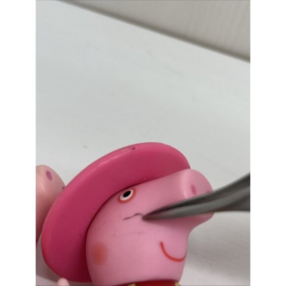 Peppa Pig Family Set Daddy Peppa George Mummy Tourist Figures Cake Topper’s x 5 - Picture 9 of 16